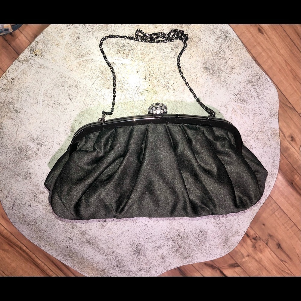 Clutch purse black with beautiful rhinestone hardware closure w chain strap - Picture 7 of 7